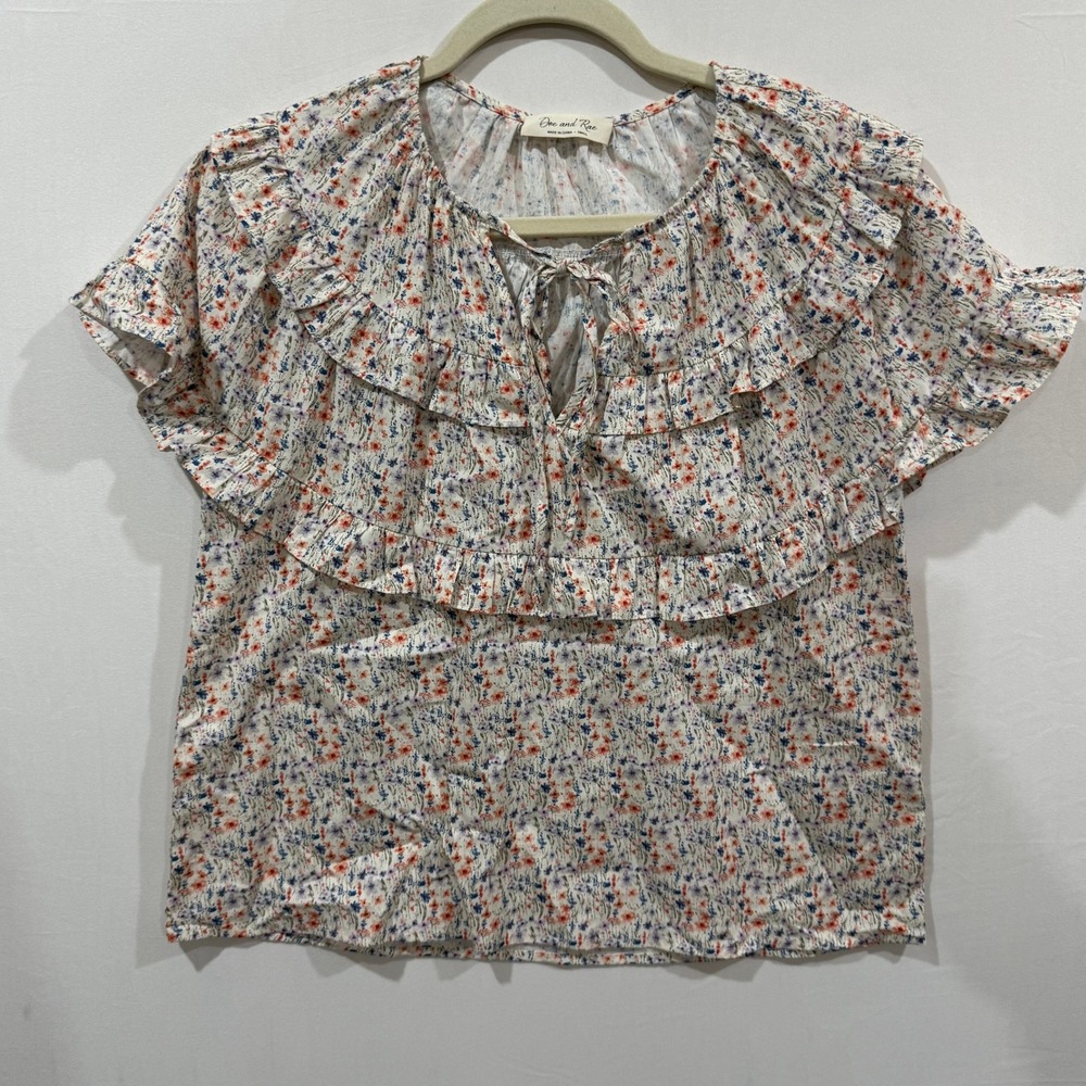 Doe and Rae Floral Ruffle Tiered Blouse Small Cream‎ Blue Orange Tie Neck Top